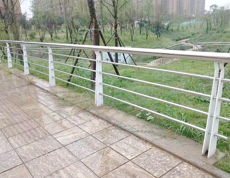 304不銹鋼管戶外欄桿 304不銹鋼管戶外欄桿